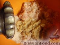 Фото приготовления рецепта: Тефтели из куриного филе, с сухарями - шаг №2