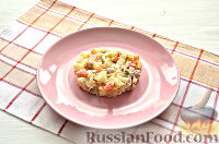 Фото приготовления рецепта: Салат "Обезьянка" (с курицей, яйцами, овощами) - шаг №6