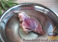 Фото приготовления рецепта: Салат "Сырное сердце" в виде рождественского венка - шаг №2