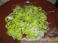 Фото приготовления рецепта: Салат из фасоли с соленым огурцом - шаг №4