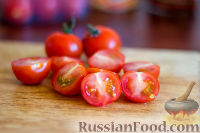 Фото приготовления рецепта: Мясной салат с помидорами черри и сыром - шаг №3