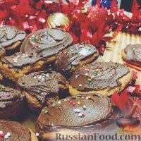 Фото к рецепту: Печенье с шоколадной глазурью