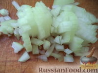 Фото приготовления рецепта: Картофель, тушенный с сушеными грибами - шаг №4