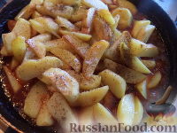Фото приготовления рецепта: Картофель, тушенный с сушеными грибами - шаг №11