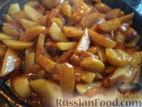 Фото приготовления рецепта: Картофель, тушенный с сушеными грибами - шаг №12
