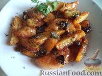 Фото приготовления рецепта: Картофель, тушенный с сушеными грибами - шаг №14
