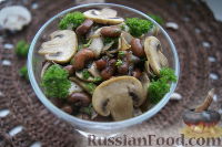 Фото к рецепту: Салат из фасоли с грибами