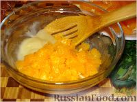 Фото приготовления рецепта: Зеленый салат с курицей и апельсинами - шаг №10