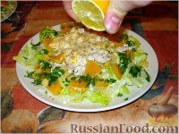 Фото приготовления рецепта: Зеленый салат с курицей и апельсинами - шаг №18