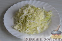 Фото приготовления рецепта: Постный штрудель с тушёной капустой - шаг №3