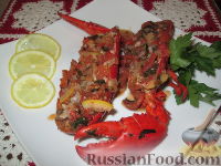 Фото приготовления рецепта: Куриные бёдрышки с тыквой и помидорами, запечённые в сливочном соусе - шаг №6