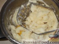 Фото приготовления рецепта: Сельский картофельный пирог - шаг №7