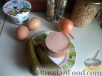 Фото приготовления рецепта: Салат из колбасы, огурцов и фасоли - шаг №1