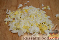 Фото приготовления рецепта: Праздничный салат с семгой - шаг №2
