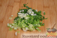 Фото приготовления рецепта: Праздничный салат с семгой - шаг №7