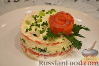Фото к рецепту: Праздничный салат с семгой