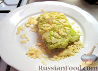 Фото приготовления рецепта: Шницели из савойской капусты в миндальной панировке - шаг №5