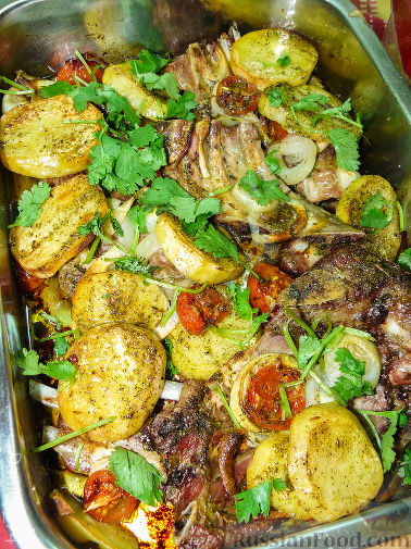 Рецепт жаркого из баранины с картофелем в духовке