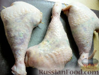 Фото приготовления рецепта: Куриные ножки, фаршированные брынзой и кедровыми орешками - шаг №2
