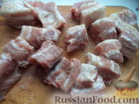 Фото приготовления рецепта: Картофель тушеный с мясом - шаг №2