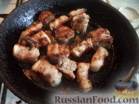 Фото приготовления рецепта: Картофель тушеный с мясом - шаг №4