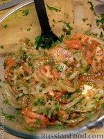 Фото приготовления рецепта: Морской окунь, запеченный под овощами - шаг №3