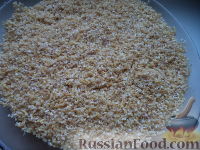 Фото приготовления рецепта: Каша пшеничная с маслом - шаг №2