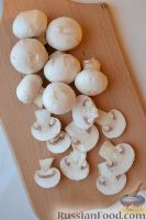 Фото приготовления рецепта: Салат из кальмаров с грибами - шаг №7