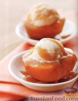 Фото к рецепту: Персики с карамельным соусом