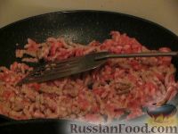 Фото приготовления рецепта: Заливной пирог с квашеной капустой и мясным фаршем - шаг №2