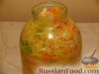 Фото приготовления рецепта: Салат из капусты "Витаминный" - шаг №8