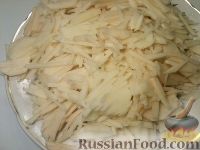 Фото приготовления рецепта: Пирог с сырой картошкой - шаг №8
