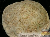 Фото приготовления рецепта: Пирог с сырой картошкой - шаг №10