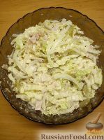 Фото к рецепту: Салат с копченой курицей и соленым огурцом