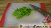 Фото приготовления рецепта: Итальянский салат из кабачков цуккини с белой фасолью - шаг №9