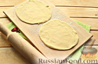 Фото приготовления рецепта: Чебуреки с картошкой - шаг №6