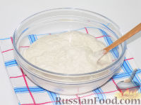 Фото приготовления рецепта: Заливной пирог с капустой и сыром - шаг №4