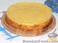 Фото приготовления рецепта: Заливной пирог с капустой и сыром - шаг №13