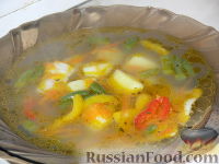 Фото к рецепту: Суп с беконом и зеленой стручковой фасолью
