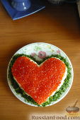 Фото приготовления рецепта: Солёные сырники с копчёным сыром и зелёным луком - шаг №6