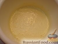 Фото приготовления рецепта: Пирог из сгущенки - шаг №2