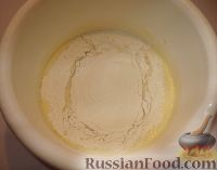 Фото приготовления рецепта: Пирог из сгущенки - шаг №3