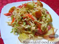 Фото к рецепту: Салат из пекинской капусты и маринованного болгарского перца