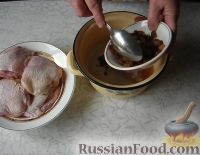 Фото приготовления рецепта: Курица в пиве - шаг №2