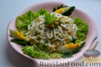 Фото к рецепту: Салат с кальмарами и яйцами
