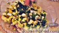 Фото приготовления рецепта: Слоеный салат с рыбой и грибами - шаг №5