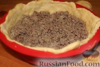 Фото приготовления рецепта: Пот-пай (пирог) с мясом и картошкой - шаг №10