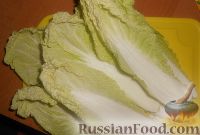 Фото приготовления рецепта: Салат с пекинской капустой и крабовыми палочками - шаг №10