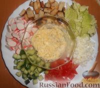Фото приготовления рецепта: Салат с пекинской капустой и крабовыми палочками - шаг №19