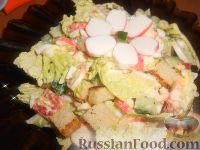 Фото приготовления рецепта: Салат с пекинской капустой и крабовыми палочками - шаг №26